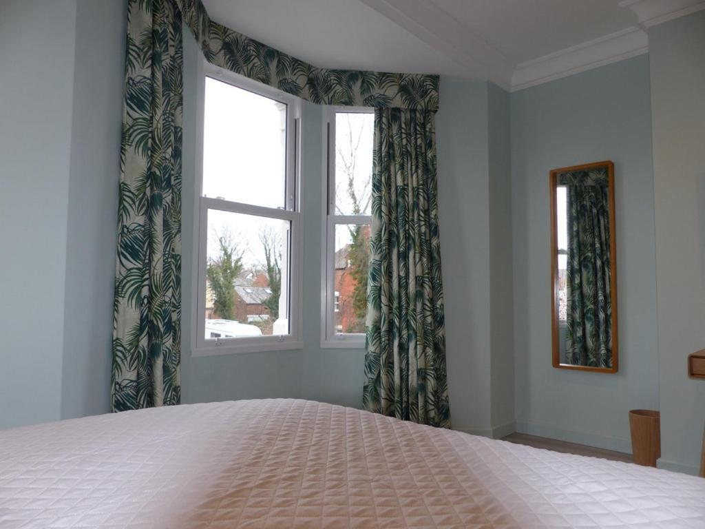 Hamilton Court Hotel Hoole Chester Luaran gambar